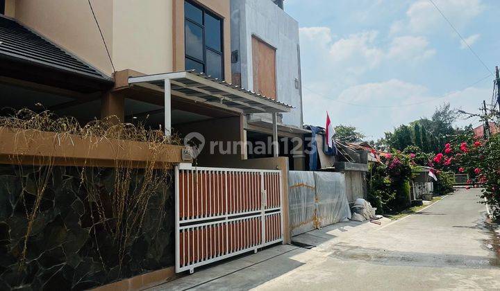 Rumah Industrial Minimalis Di Kayuputih Rawamangun Jakarta Timur 1