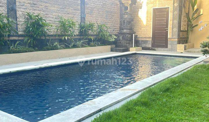Villa cantik dekat dengan pusat keramaian, resto, sarana olahraga, pantai, tempa hiburan 1