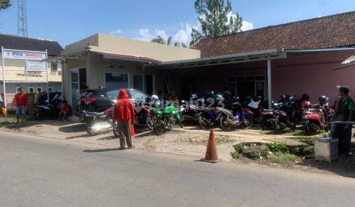 Klinik Dan Apotek Di Jalan Raya Sumedang Ganeas Lokasi Di Jalan Utama 1