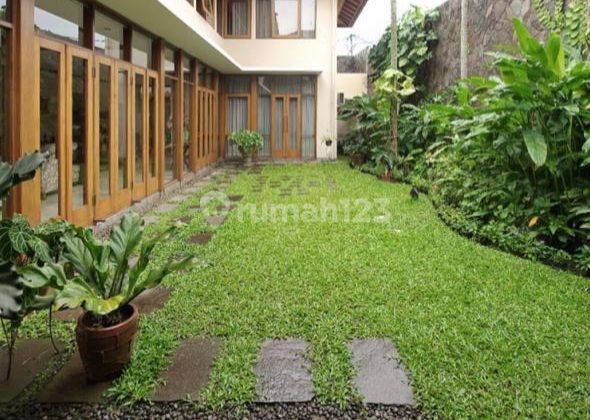 Rumah Semi Furnished Bagus SHM - Sertifikat Hak Milik di Jl Ir H Juanda -Dago Bandung , Dago 2