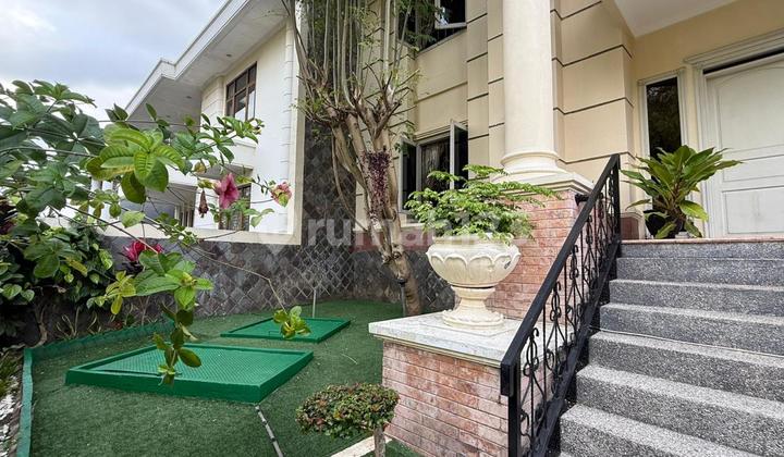 Rumah Mewah Nyaman Di.setraduta Bandung