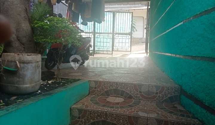 House with Complex Road Access in Jagakarsa, South Jakarta House with Complex Road Access in Jagakarsa, South Jakarta