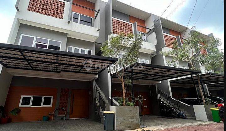 Rumah Modern Industrial Ada Kolam Renang Jagakarsa Jaksel 2