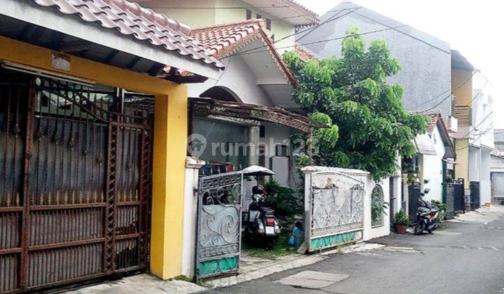 Jual Cepat Rumah 2 Lantai Hitung Tanah Akses 2 mobil di Jagakarsa 2