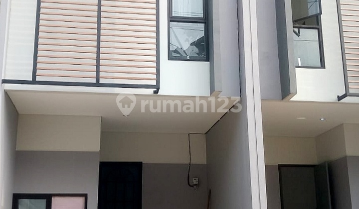 Rumah Cluster Akses Jalan Pinggir Jalan Raya Jagakarsa