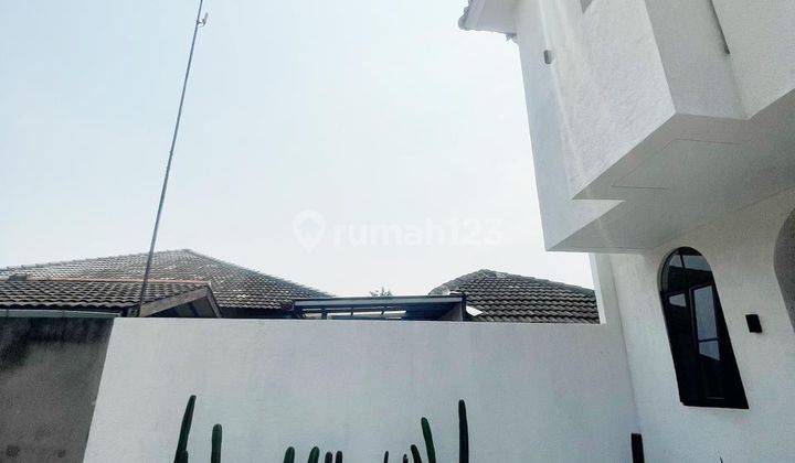 Rumah 2,5 Lantai Modern Etnik Desain Dalam Cluster di Pondok Ranggon Cipayung 2