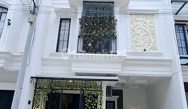 Rumah Bagus 3 Lantai Full Furnish di Jagakarsa 