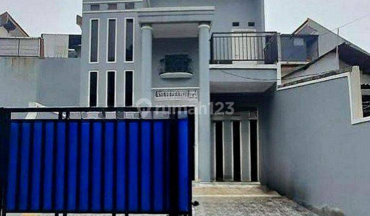 Rumah Bagus 3 Lantai Samping Jalan di Jagakarsa 1