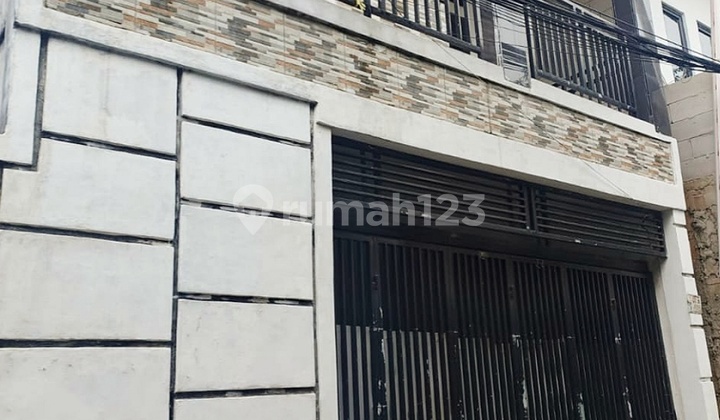 For Quick Sale: 2-Story House in Jagakarsa