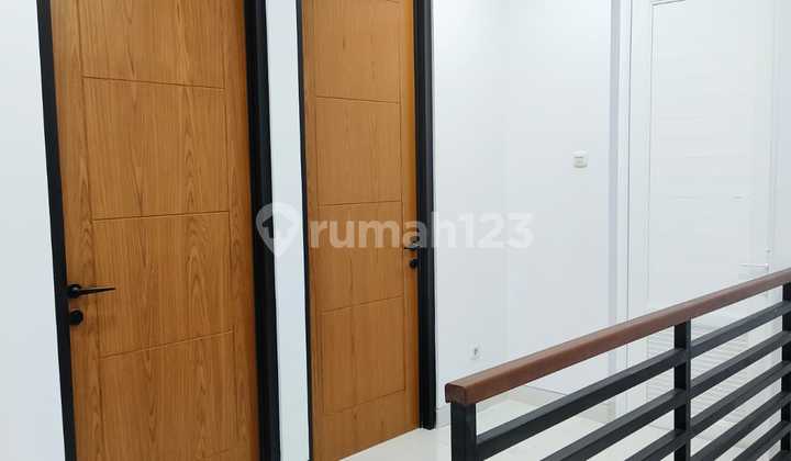 Rumah Bagus 2 Lantai di Jagakarsa 2