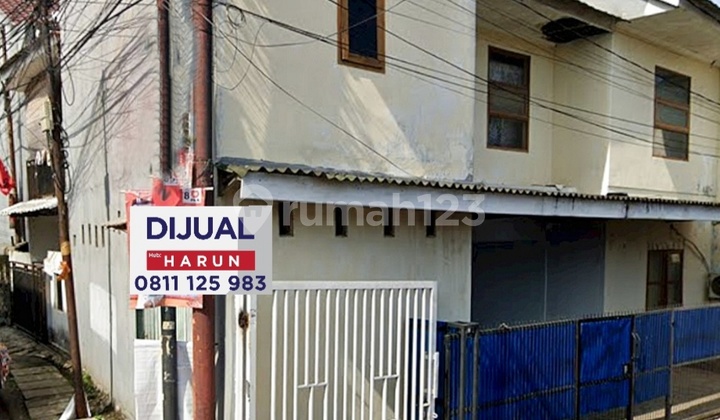 Rumah nempel Ruko di Jagakarsa