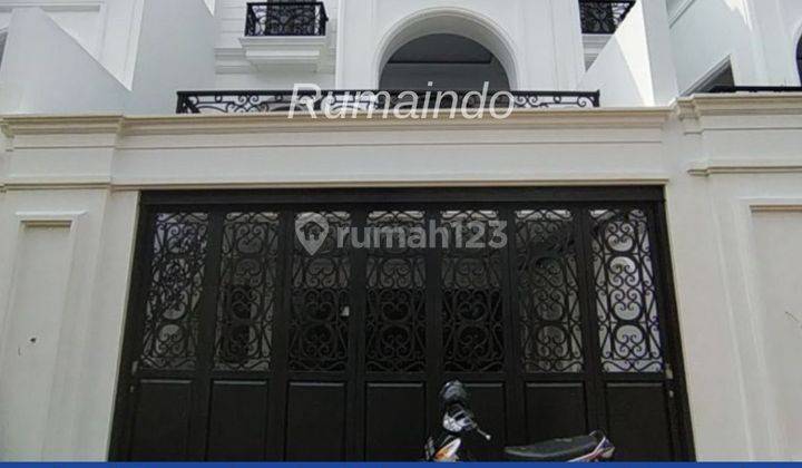 Rumah Ada Kolam Renang Di Komplek Dpr Jln Benda Jagakarsa Jakarta 1