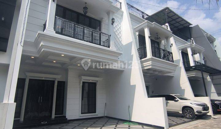 Dijual Rumah Ada Rooftop di Jln Sadar Raya Jagakarsa 2