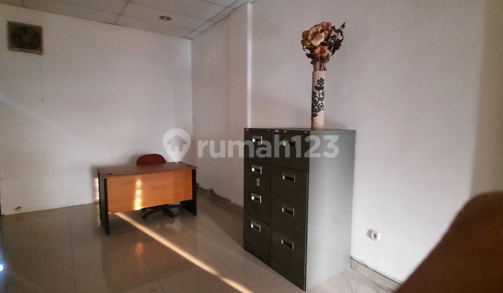 Shop House, 3 Floors, Near LRT Access, can be Mortgage 2