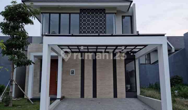 Modern House Northwest Hill VIEW LAKE Citraland Surabaya