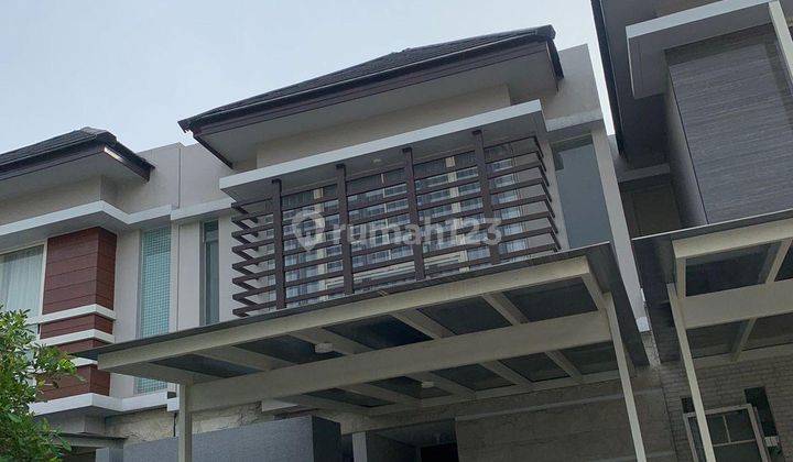 For Rent! Rumah cantik terawat di Graha Natura 1