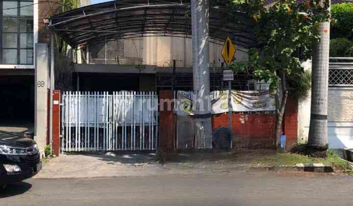 Rumah KOMERSIAL Strategis Di Jl. Kartini Surabaya Pusat