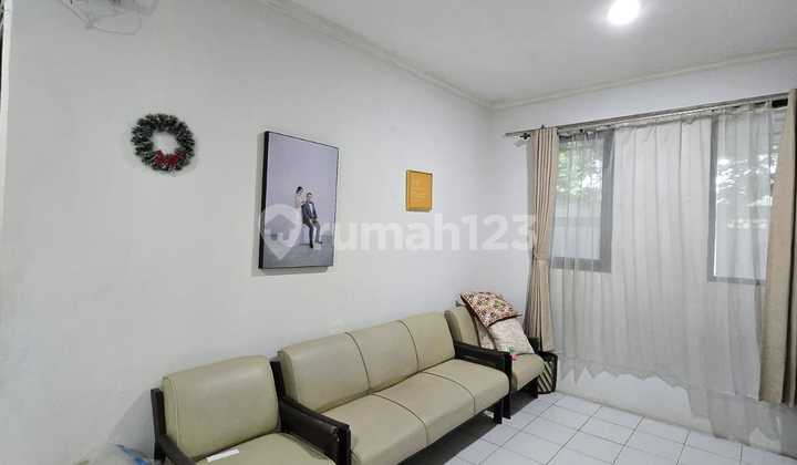 Ready-to-Occupy Minimalist House, Strategically Located in Driyorejo Ready-to-Occupy Minimalist House, Strategically Located in Driyorejo
