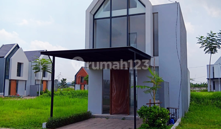 Minimalist House Royal Residence Menganti Minimalist House Royal Residence Menganti