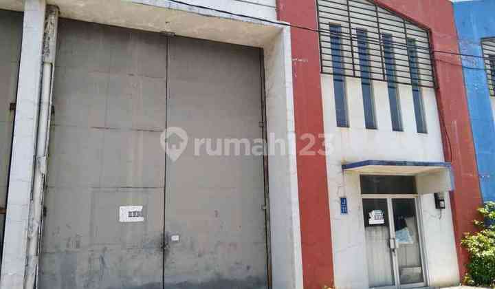 Strategic Ready-to-Use Warehouse in Legundi Gresik