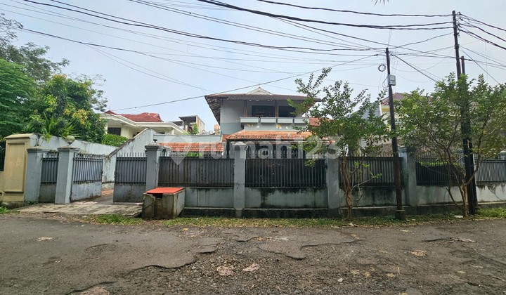 Rumah Taman luas 750 m2 terawat strategis di Komplek Margasatwa Baru - Pondok labu, Jakarta Selatan 1