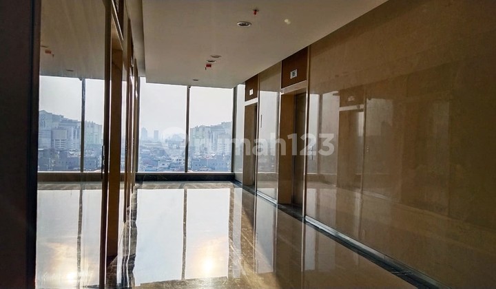Disewakan Office Space Lippo Thamrin Luas 550 m2 lokasi strategis view Thamrin - Jakarta Pusat Disewakan Office Space Lippo Thamrin Luas 550 m2 lokasi strategis view Thamrin - Jakarta Pusat