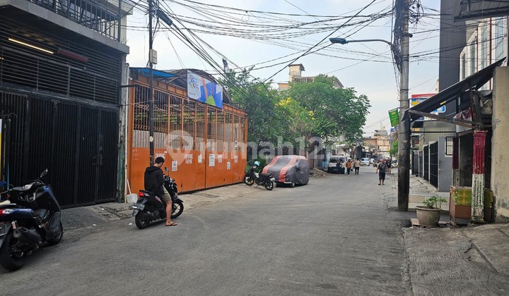 Ruko bagus siap pakai 4.5 lantai di ketapang utara, Gajahmada - Jakarta barat