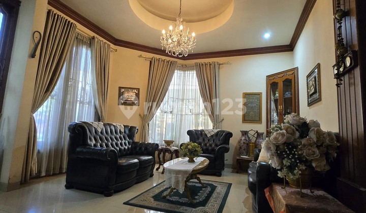 Rumah 2 Lantai Huk Bagus dan Terawat, Luas 333 M2 di Jalan Beton Raya. Kayu Putih Jakarta Timur