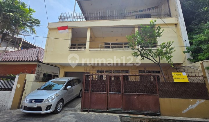 Rumah 3 lantai siap huni luas 378 m2 di jalan Aflu , Sawah besar. Jakarta pusat. 1