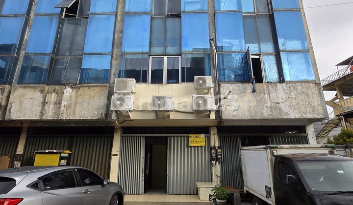 Ruko Arcadia 4 lantai bagus terawat sudah ada partisi dan 7 unit Ac, Jl. Daan mogot raya - Tanggerang