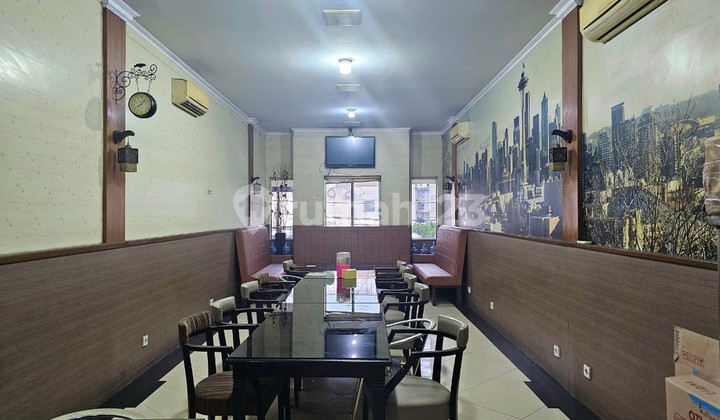 Good Ready-to-Use Shop House 4.5 Floors in North Ketapang, Gajahmada - West Jakarta 2