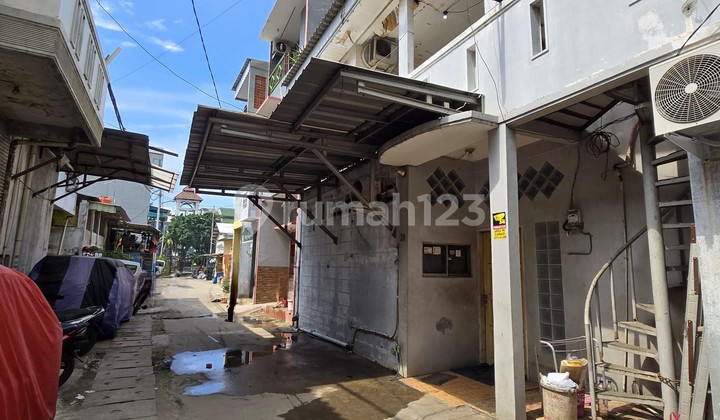 Rumah 2 lantai siap huni di semut ujung, Penjaringan. Jakarta Utara.