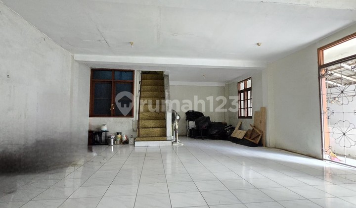 Rumah tinggal 3 lantai luas 165 m2 siap huni di kebon jeruk, Sawah besar. Jakarta Pusat 1