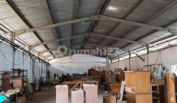 Di jual Gudang + Workshop + Office 2200 m2 siap pakai baru Renovasi di kapuk kamal raya. Di jual Gudang + Workshop + Office 2200 m2 siap pakai baru Renovasi di kapuk kamal raya.