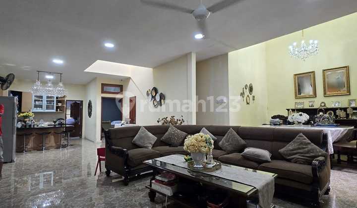 Rumah Bagus 1.5 Lantai Modern Luas 378 M2 Siap Huni di Pariaman, Setiabudi. Jakarta Selatan Rumah Bagus 1.5 Lantai Modern Luas 378 M2 Siap Huni di Pariaman, Setiabudi. Jakarta Selatan