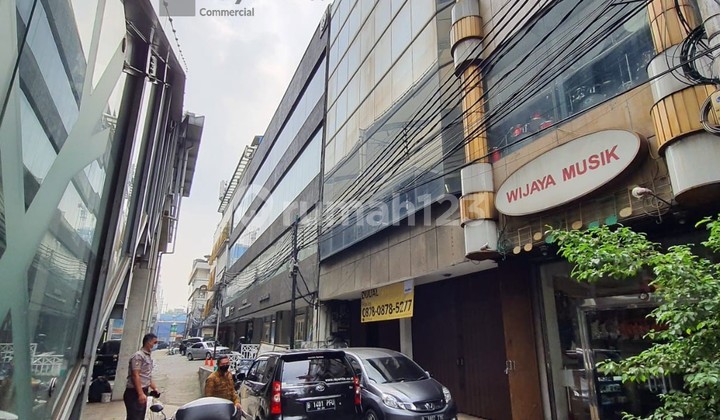 Dijual Ruko 4.5 Lantai di Jl. Raya Panglima Polim, Melawai, Kebayoran Baru, Jakarta Selatan Dijual Ruko 4.5 Lantai di Jl. Raya Panglima Polim, Melawai, Kebayoran Baru, Jakarta Selatan
