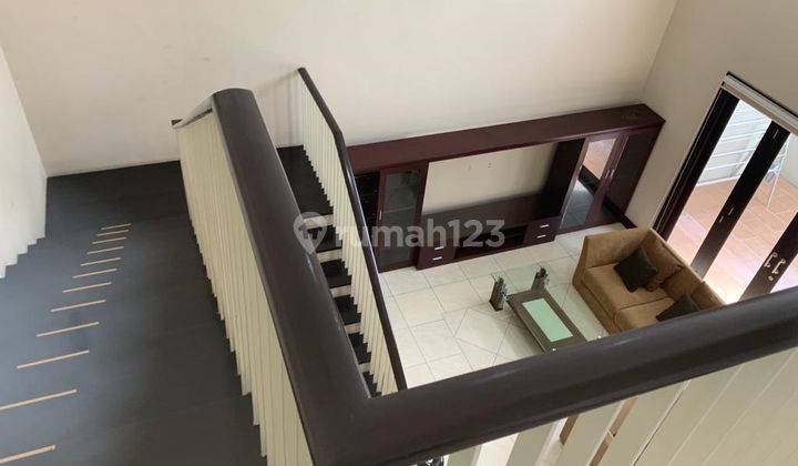 Dijual Rumah 2 Lantai di Graha Family Surabaya 1