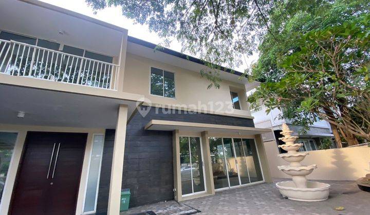 Rumah Bagus Dijual di Graha Natura, Surabaya 1