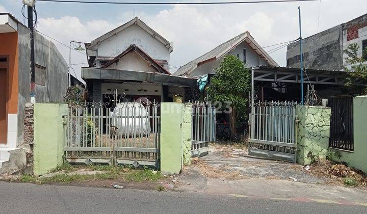 Rumah SHM Dijual di Jalan Pakis Surabaya Barat 1