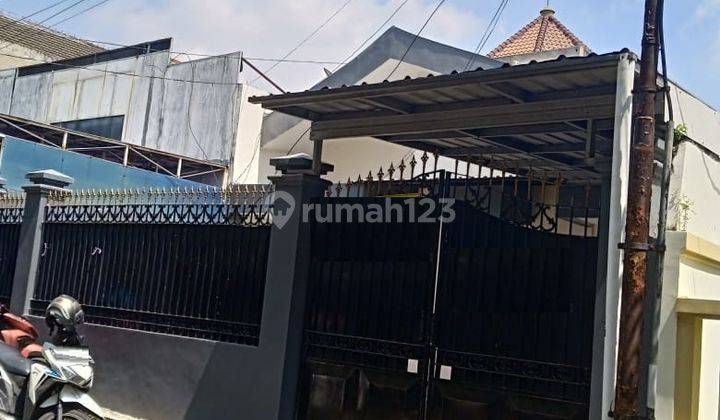 Rumah Disewakan di Kencana Sari Surabaya Barat 1