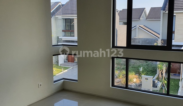 Rumah Dijual Northwest Lake, Citraland, Surabaya