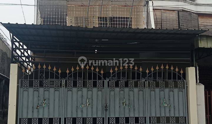 Rumah 2 Lantai Disewakan di Petemon Barat Surabaya Pusat 1