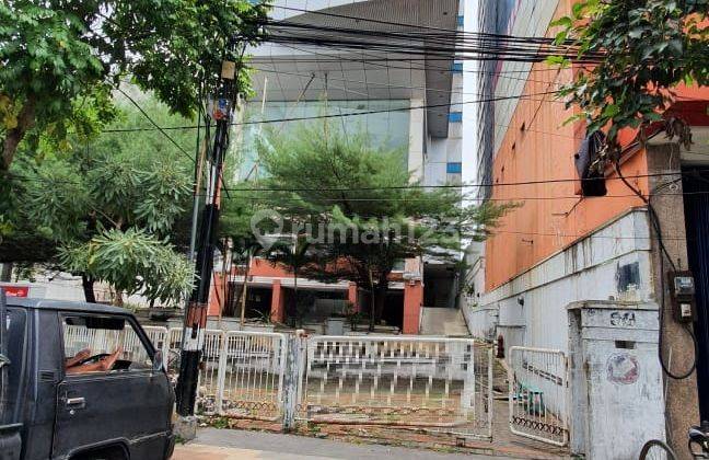 Disewakan Gedung Tengah Kota di Jalan Kedungdoro Surabaya 1