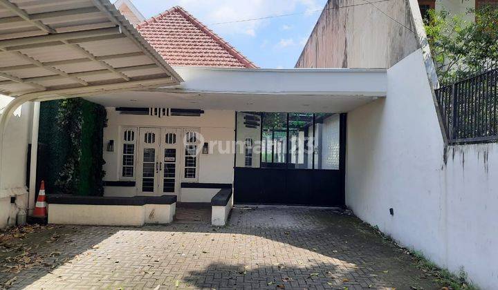 Rumah Resto Disewakan di Jalan Trunojoyo Surabaya Pusat 1