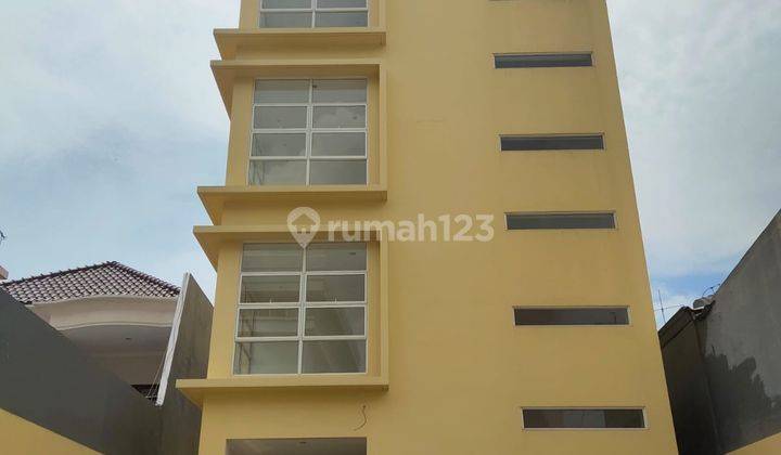 Gedung Pusat Kota Disewakan di Jl Embong Cerme Surabaya 1