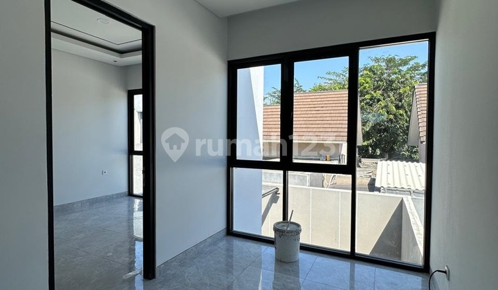 Rumah Dijual Green Lake Citraland, Surabaya 1