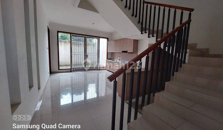 Rumah Minimalis di Setraduta Harmoni Bandung 1