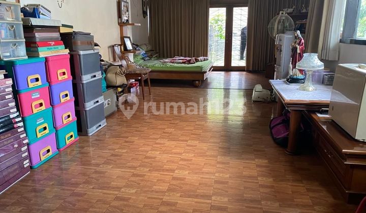 Rumah Klasik 2 Lantai di Dalam Komplek Budisari Setiabudi Bandung 2