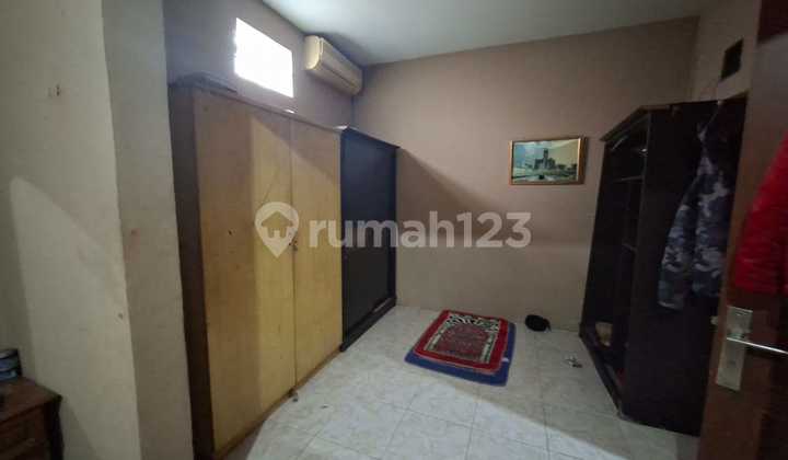 Strategic Boarding House in Leuwi Panjang, Near Leuwi Panjang Terminal 2