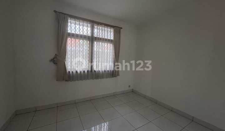 Rumah di Taman Sakura Dekat Tol Pasir Koja Bandung Rumah di Taman Sakura Dekat Tol Pasir Koja Bandung